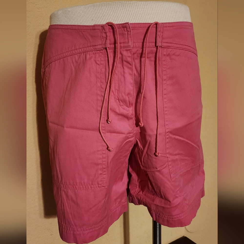 Jones New York Signature shorts sz 6.  #321